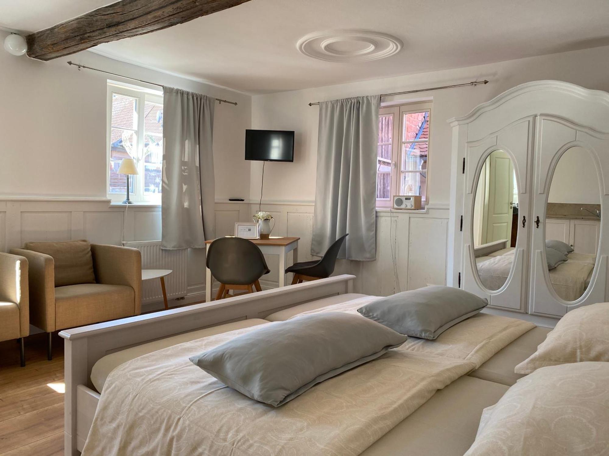 Sonnenhof 1737 - Ferienzimmer & Apartments Barbelroth Exteriör bild
